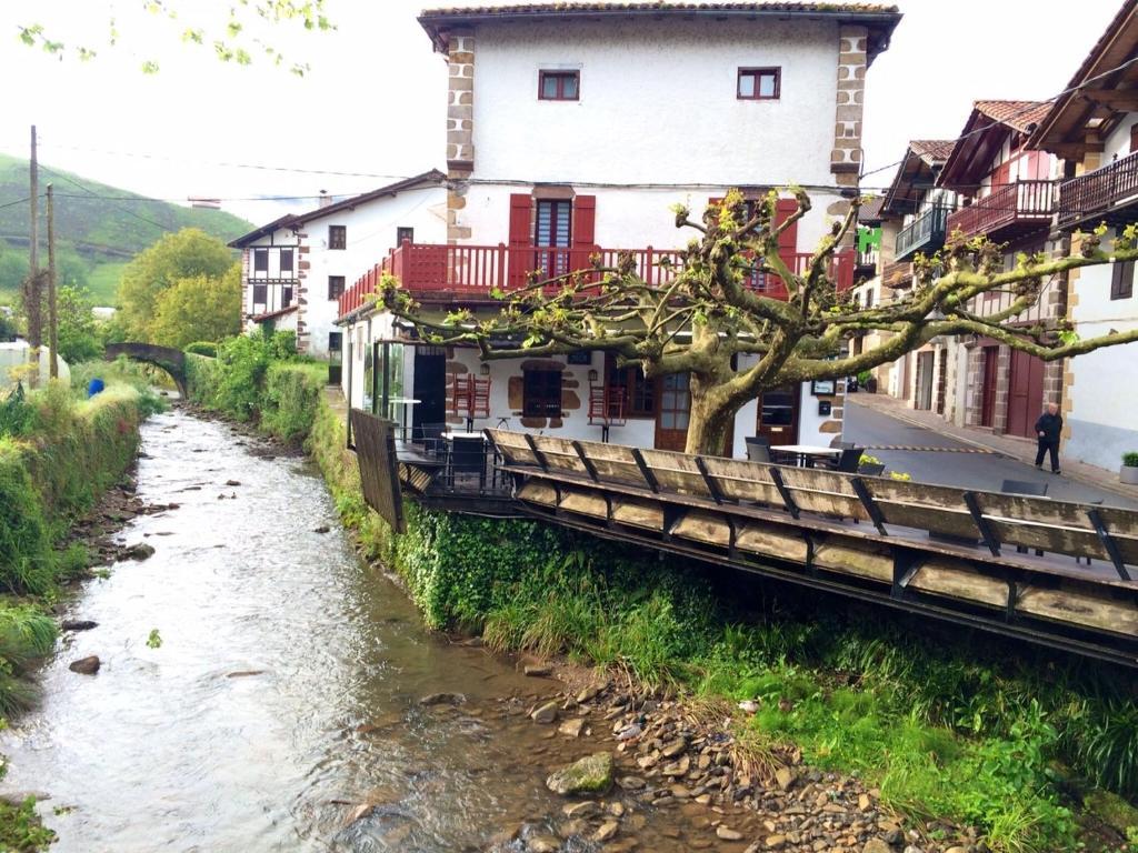 Hostal Auzoa Бера Экстерьер фото