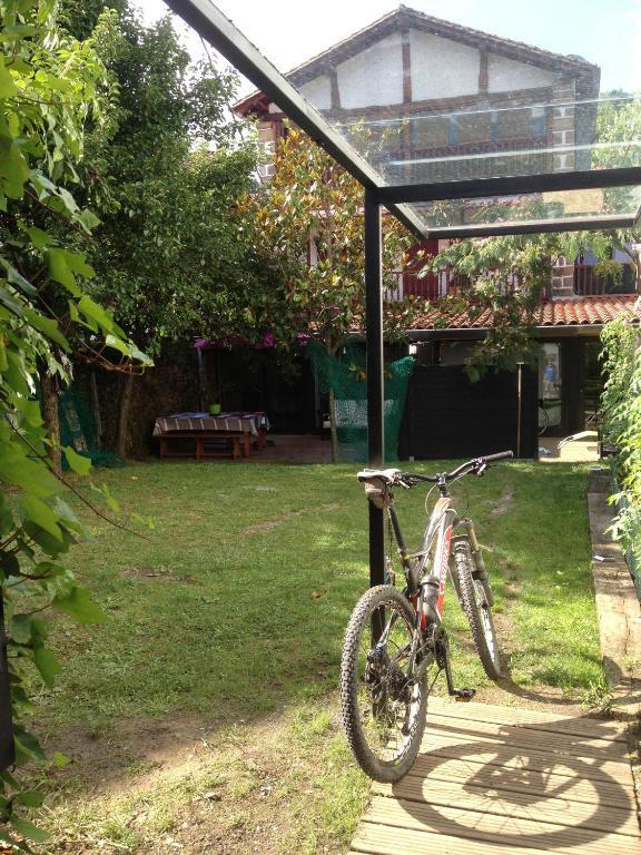 Hostal Auzoa Бера Экстерьер фото